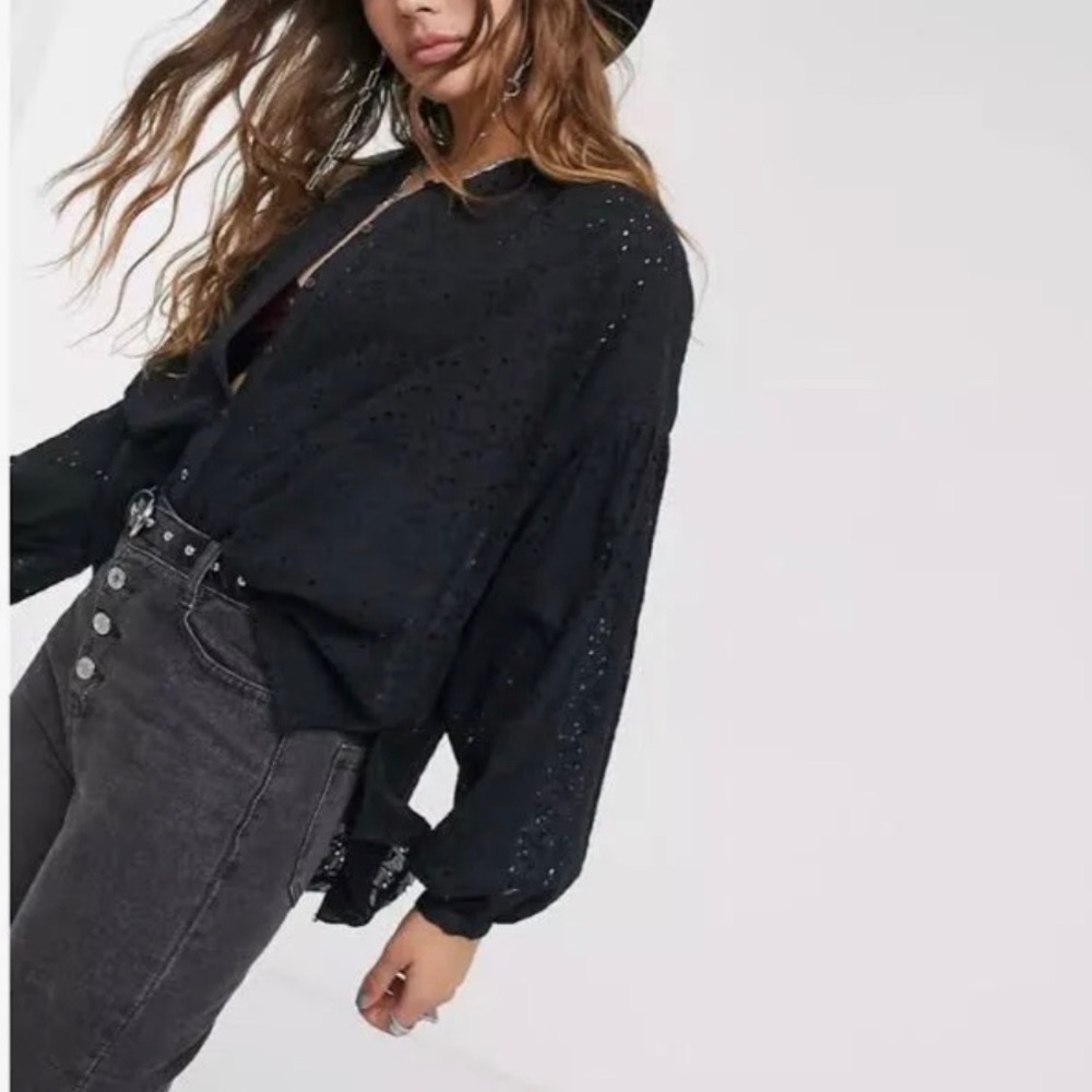 FREE PEOPLE Maddison eyelet button down in black